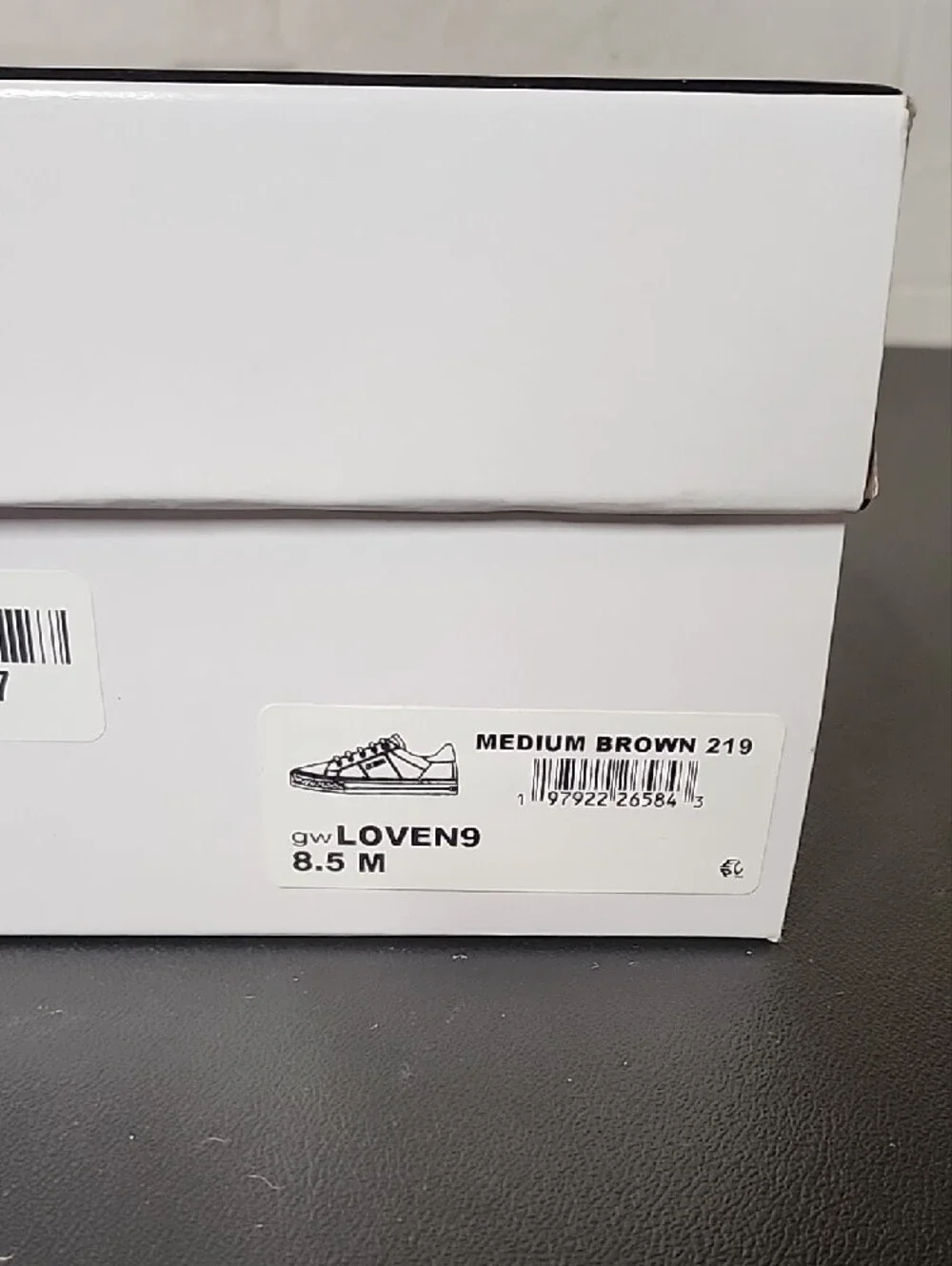 GUESS Beige Monogram Low-Top Sneakers